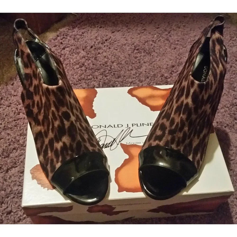 DONALD J PLINER  Reptile Patent Leather Peep Toe